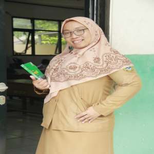 FITRIA YULI RAHAYU, S.Pd/ Wakil Kepala Sekolah Bidang Sarpras