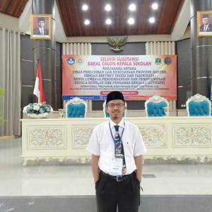 H. GHOZALI AL-MAUQI,S.Pd,M.M/ Wakil Kepala Sekolah Bidang Humas